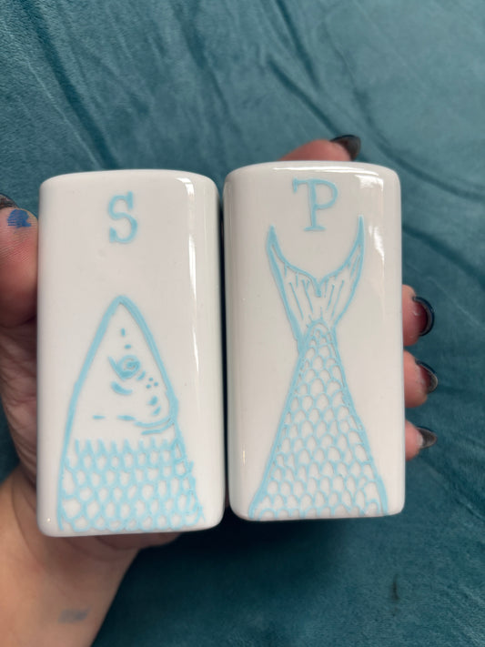 hand painted salt & pepper shaker